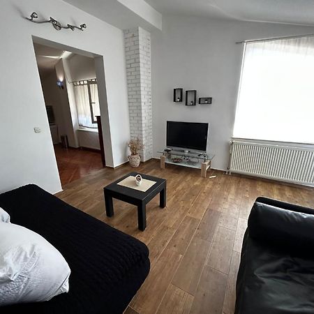 פירובאץ Apartments Petrovic מראה חיצוני תמונה